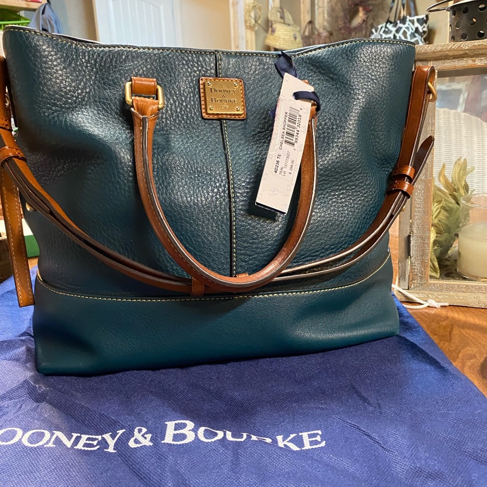 🎈DOONEY AND BOURKE ICONIC CHELSEA